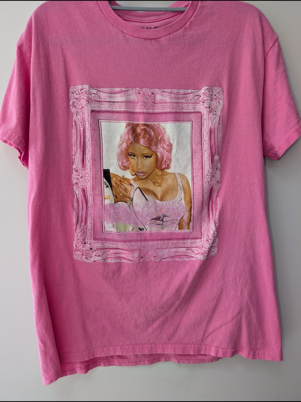 🩷🔥🎧 Nicki Minaj Crewneck Tee *Hot as Oversized